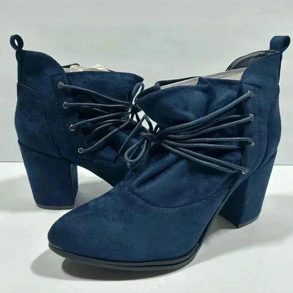 NIB!Love Athena-Navy Faux Suede Relaxed  Lace Up Detail Chunky Heel Size 9 - Picture 1 of 10